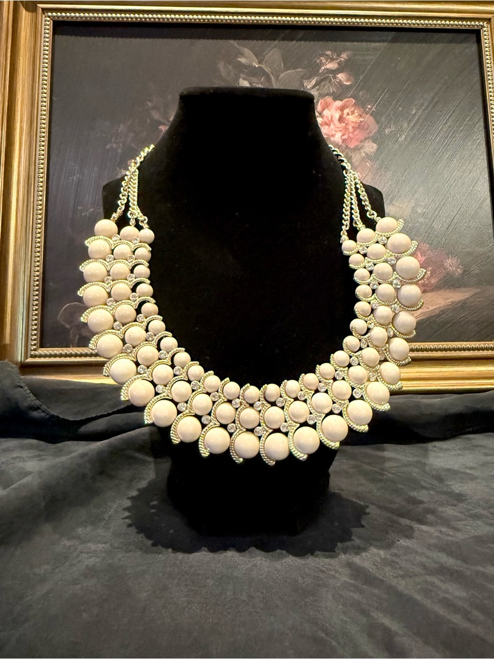 Vintage Ann Taylor Ivory and Gold Toned Bib Collar Necklace